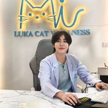 Aktor Thailand Mix Sahaphap Bagikan Kehidupannya Sebagai Dokter Hewan