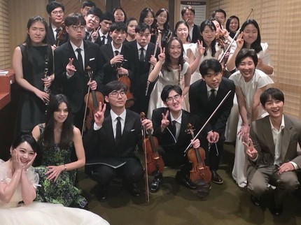 Penampilan Langka Song Joong Ki dan Istri di Depan Publik