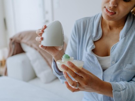 11 Rekomendasi Pompa ASI Handsfree Bagus, Berkualitas, & Anti Ribet Beserta Harganya