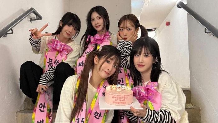 Peringati 15 tahun Debut, Apink Hadiahkan Lagu 15th Season untuk Fans