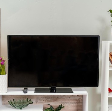 Smart TV vs Android TV, Ini Perbedaan yang Wajib Kamu Tahu Sebelum Beli