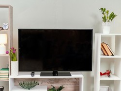 Smart TV vs Android TV, Ini Perbedaan yang Wajib Kamu Tahu Sebelum Beli