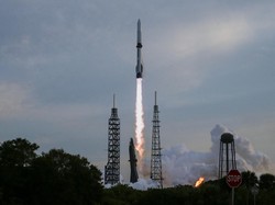 Video: Mau Saingi Elon Musk, Jeff Bezos Kirim Satelit ke Luar Angkasa