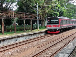 Stasiun Mampang Membusuk di Jakarta, Kini Tinggal Rangka dan Sampah