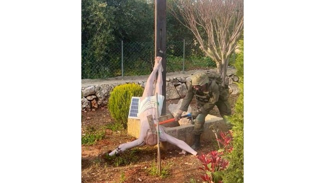 Israel menjatuhkan hukuman penjara terhadap dua tentara IDF yang menghancurkan dan memotret patung Yesus di wilayah selatan Lebanon.
