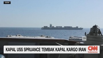 VIDEO: Ketegangan Memanas di Selat Hormuz, Kapal AS Lepaskan Tembakan
