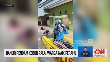 VIDEO: Banjir Hampir 2 Meter Rendam Kebon Pala, Warga Naik Perahu