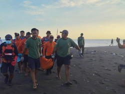 ABG Hanyut Saat Surfing di Parangtritis Ditemukan Tewas