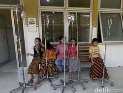 Puluhan Siswa SD di Rembang Diduga Keracunan MBG, Acara Kartinian Gagal Total