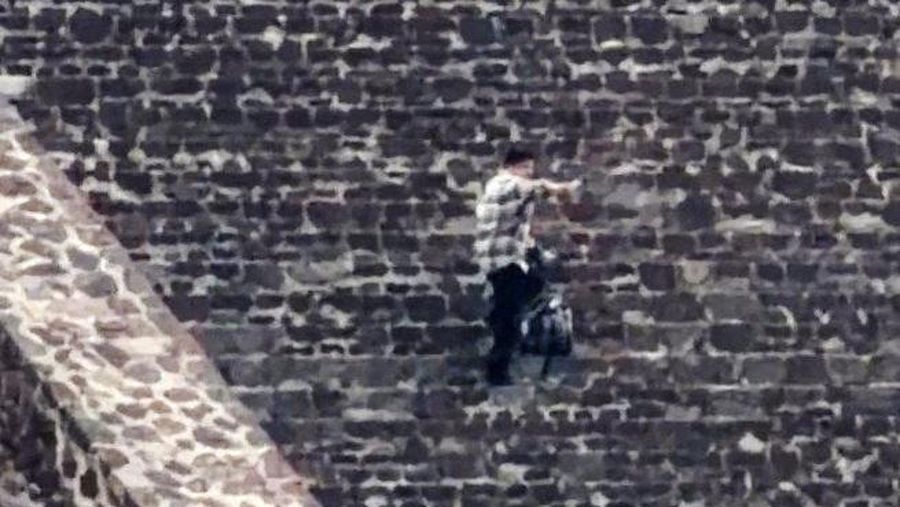 Aksi penembakan terjadi di situs arkeologi Teotihuacan di Meksiko. Satu orang wanita nan merupakan penduduk Kanada tewas dan empat orang lainnya terluka, Selasa (21/4/2026). (REUTERS/Luis Cortes)