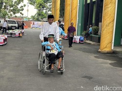 50% CJH Embarkasi Surabaya Lansia dan Berisiko Tinggi