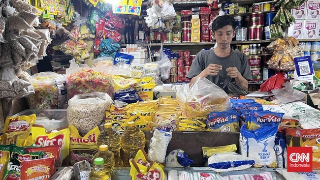 Pedagang mengungkapkan tidak terjadi kelangkaan stok minyak goreng di pasar. Namun, penjualan Minyakita cenderung minim karena harganya yang melonjak.