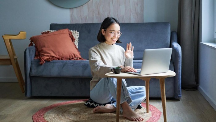 Bukan Berarti Malas, 4 Zodiak yang Paling Produktif dan Betah Seharian di Dalam Rumah