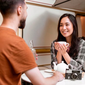 5 Zodiak yang Paling Mudah Terjebak Friendzone