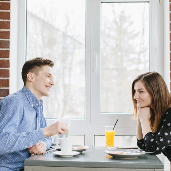 Bukan Paras Cantik, 5 Kualitas Langka Perempuan yang Berkesan Bagi Pria Menurut Ilmu Psikologi