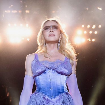 Outfit Madonna yang Hilang di Panggung Coachela 2026 Bukan Sekadar Baju Biasa
