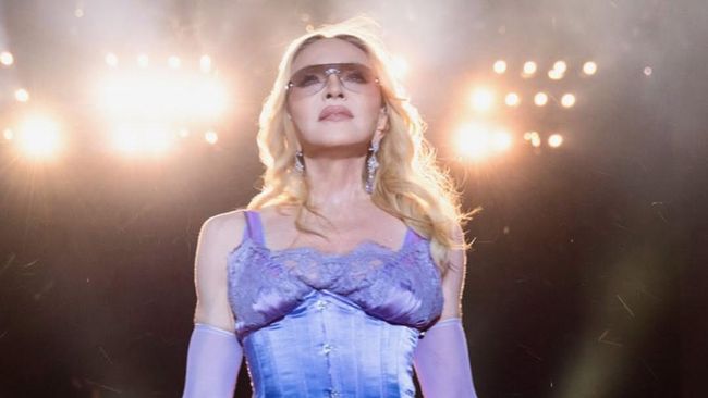 Outfit Madonna yang Hilang di Panggung Coachela 2026 Bukan Sekadar Baju Biasa