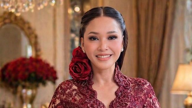 Terpopuler: Reaksi Maia Estianty Disentil Masih Jualan Vs Rina Nose Alami Post-op Blues