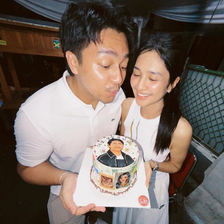 <p>Deva genap berusia 36 tahun pada 19 April lalu, Bunda. Perayaan tersebut dibagikan langsung oleh Mikha melalui beberapa foto yang diunggah di akun Instagram pribadinya.&nbsp;(Foto: Instagram @miktambayong)</p>