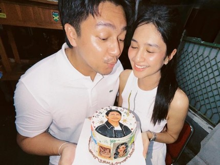 Momen Manis Mikha Tambayong Rayakan Ultah Deva Mahenra, Jajan di Angkringan & Mie Ayam