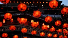 FOTO: Jejak Sejarah Jalan Tua Jiufen Taiwan di Bawah Cahaya Lampion