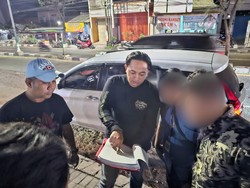 Karyawan Koperasi di Gresik Dikeroyok hingga Ditusuk Pisau Kacab dkk