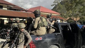 Satgas Cartenz Tembak Anggota KKB yang Serang TNI Tahun 2024