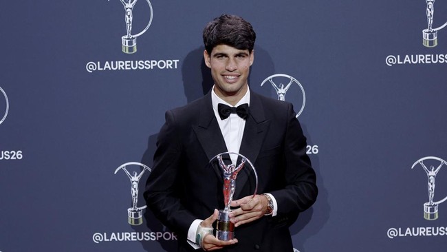 Petenis Spanyol, Carlos Alcaraz resmi menyandang status atlet putra terbaik dunia dalam ajang Laureus World Sports Awards 2026.
