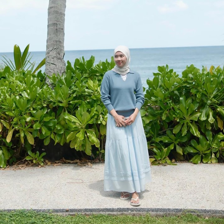 <p>Artis Irish Bella memiliki dua anak sambung dari pernikahannya dengan Haldy Sabri, Bunda. Salah satu yang belum lama ini mencuri perhatian Syifa Mutiara Sabri. Perempuan berhijab ini merupakan anak pertama Haldi yang baru saja lulus jadi dokter. (Foto: Instagram @haldy_sabri)</p>