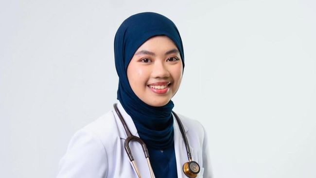 Intip Potret Syifa Anak Sambung Irish Bella Yang Jadi Dokter