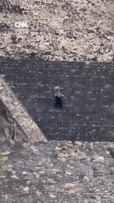 Detik-detik Pria Bersenjata Beraksi di Piramida Teotihuacan Meksiko