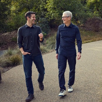Tim Cook Mundur sebagai CEO Apple, Siapa Penggantinya?