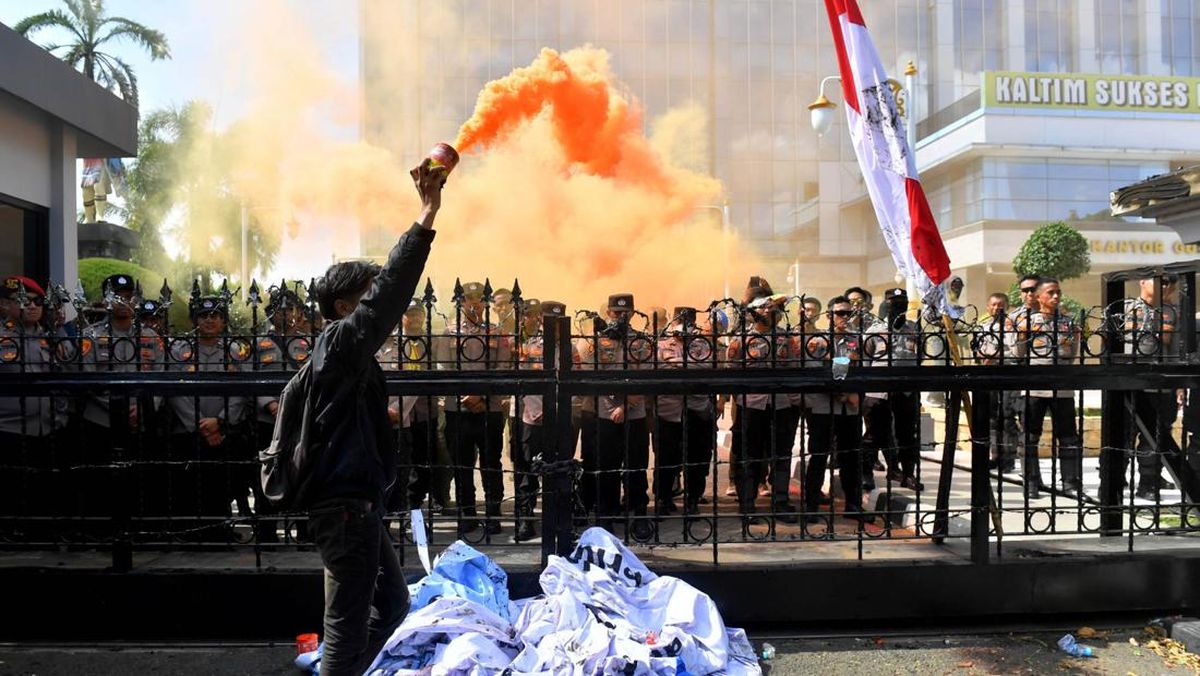 FOTO: Aksi Massa 21 April di Depan DPRD dan Kantor Gubernur Kaltim