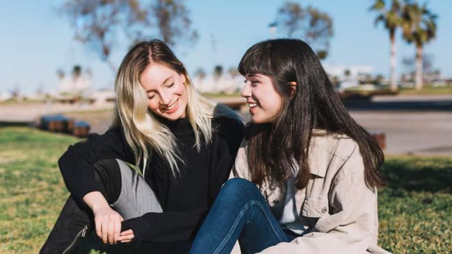 Introvert vs Ekstrovert, Ini Cara Mudah Kenali Tipe Energi Kamu