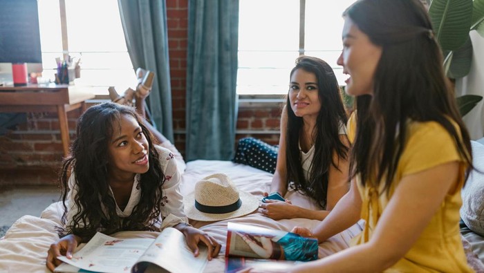 Senang bersosialisasi