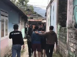 Warga Lempari Polisi Saat Tangkap 4 Terduga Pelaku Narkoba di Lere Palu