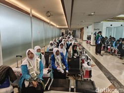 360 Calon Jemaah Haji Kloter 1 Terbang dari Bandara Juanda