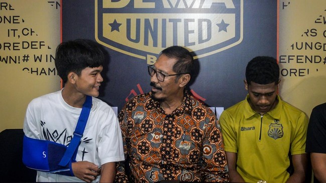 Pemain Dewa United U-20, Raka Nurkholis, memaafkan Fadly Alberto usai kena tendangan 'kungfu' di pertandingan Elite Pro Academy (EPA) Super League 2025/2026.