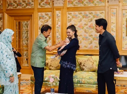 The Real Keluarga Sultan: Momen Anak Pangeran Mateen Bertemu Sultan Brunei Darussalam
