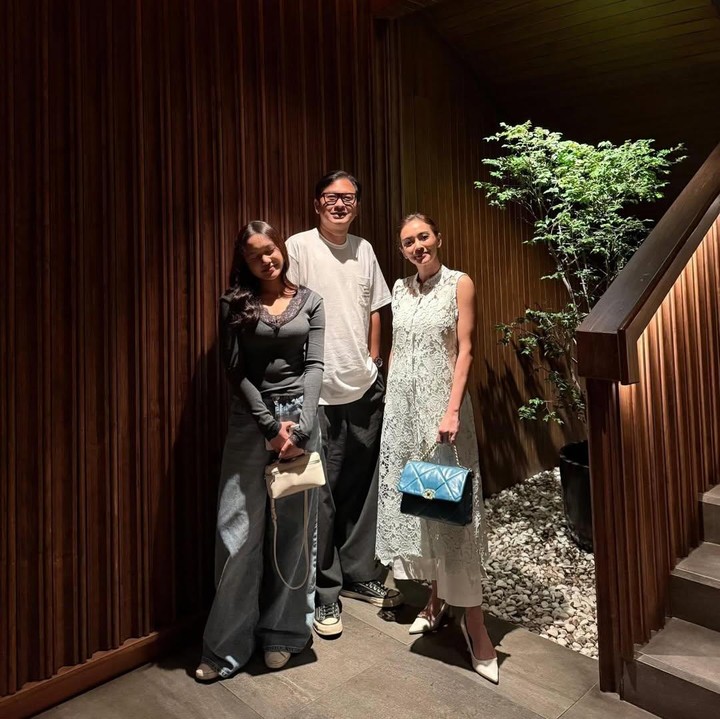 <p>Masayu Anastasia dan Lembu Wiworojati kompak mengasuh putri semata wayangnya, Samara, meski sudah lama berpisah. Keduanya sering menghabiskan waktu bersama di hari spesial, seperti ulang tahun sang putri. Pada Oktober 2025, Masayu dan Lembu bersama sang putri terbang ke Australia untuk mengikuti ajang maraton. (Foto: Instagram @lembuwiworojati)</p>