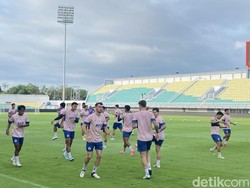 Marcos Reina Boyong 22 Pemain Persik Hadapi PSM Makassar, Ada Jebolan Arsenal