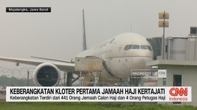 VIDEO: Jemaah Haji Jabar Berangkat Dari Bandara Kertajati