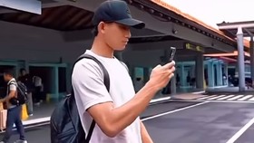 Viral Rizky Ridho Tak Dikenali Ibu-ibu, Malah Jadi Tukang Foto