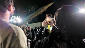 Gencatan Senjata Diperpanjang, Iran Pamer Rudal Balistik di Teheran