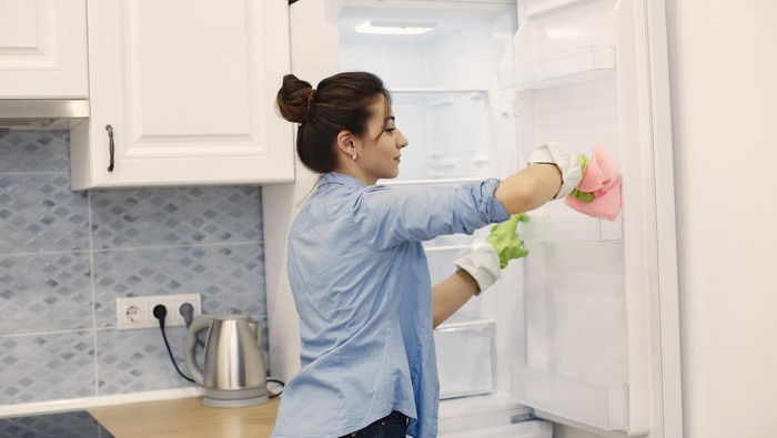 5 Tips Jitu agar Kulkas Tidak Bau dan Tetap Segar