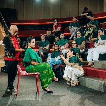 Merawat Identitas Budaya Perempuan Indonesia Melalui Gelung Nusantara