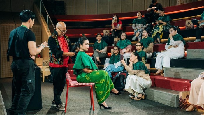 Merawat Identitas Budaya Perempuan Indonesia Melalui Gelung Nusantara