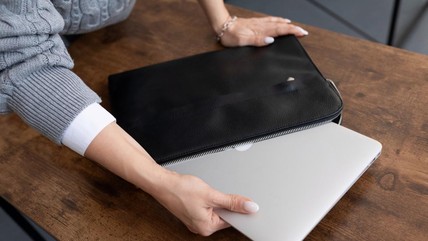5 Rekomendasi Laptop Sleeve Tahan Air dan Affordable