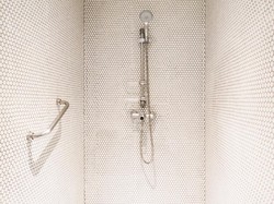 Cara Mudah Bersihkan Shower Head di Rumah, Ampuh Hilangkan Kotoran Membandel