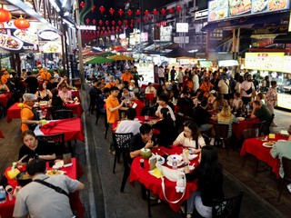 Mau Kulineran Malam di Jalan Alor Kuala Lumpur? Pilihan Hotel Ini Tinggal Jalan Kaki Saja
